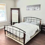 Spacious Deluxe House For You, Your Family And Friends