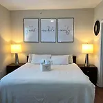 Serene **Uptown** 2Br/2Ba Apartment