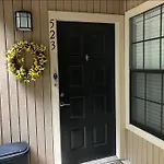 Lovely 1-Bedroom Rental Space With Free Parking