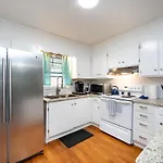 Roomy 3Br 2 Bath Minutes To Uptown And Airport Ideal For Small Families