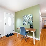 Roomy 3Br 2 Bath Minutes To Uptown And Airport Ideal For Small Families