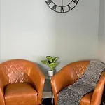 Awesome Location* 5 Bedrooms