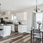 Suite Serenity 12Min From Uptown & Spectrum Ctr