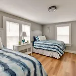 Stunning Charlotte Retreat About 2 Mi To City Center!