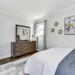 Newly Updated Home About 3 Mi To Downtown Charlotte!