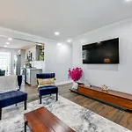Newly Updated Home About 3 Mi To Downtown Charlotte!