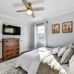 Newly Updated Home About 3 Mi To Downtown Charlotte!