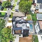 406 Katonah Amazing Location Rooftop Patio Views And A Gym