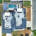406 Katonah Amazing Location Rooftop Patio Views And A Gym