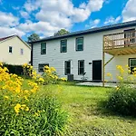 Comfy Lower Lvl Apt With Jetted Tub Near Uptown And Unc