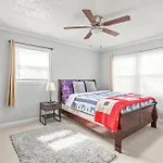 Charming, Cozy Home Close To Uptown, Airport & Whitewater Center