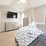 Townhome - Near Uncc And Pnc Music Pavilion