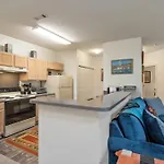 Cozy 1-Br Apartment With A Seasonal Pool