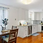 The Poolside Retreat - Spacious 4 Bdrm With Pool, Hot Tub,Firepit,Games,Dogs Welcome