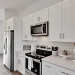 Stylish Two Story Close To South End And Uptown