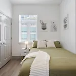 Queen City Retreat - Parking, Views, Near Stadium