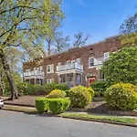 Chic 1 Bedroom Units Near Dilworth