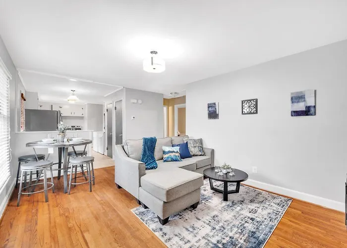 2Br Duplex- Near Uptown Charlotte