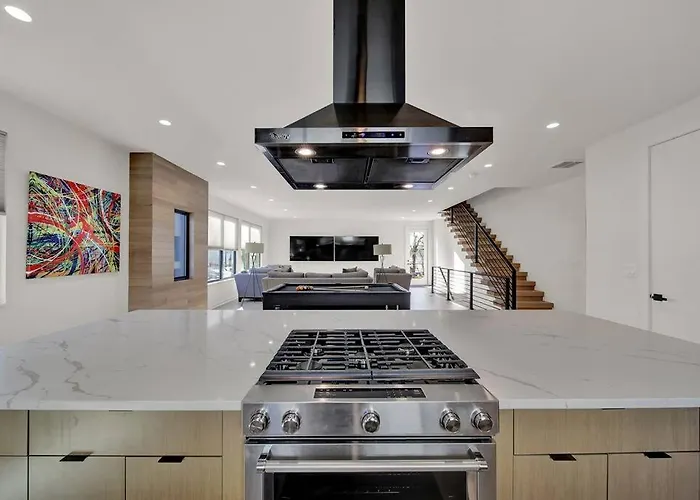 Amazing Location! Rooftop Patio, Pool & Game Room!