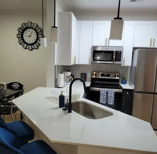 South Charlotte\'S Cozy & Modern