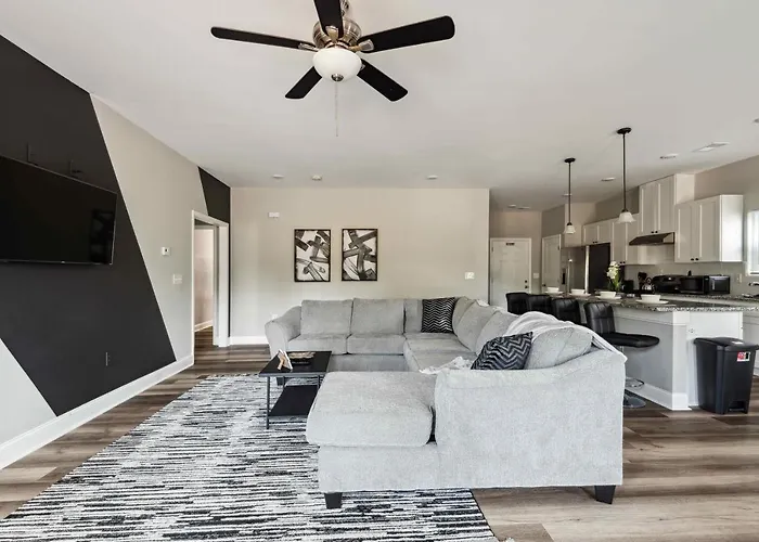 Suite Serenity 12Min From Uptown & Spectrum Ctr