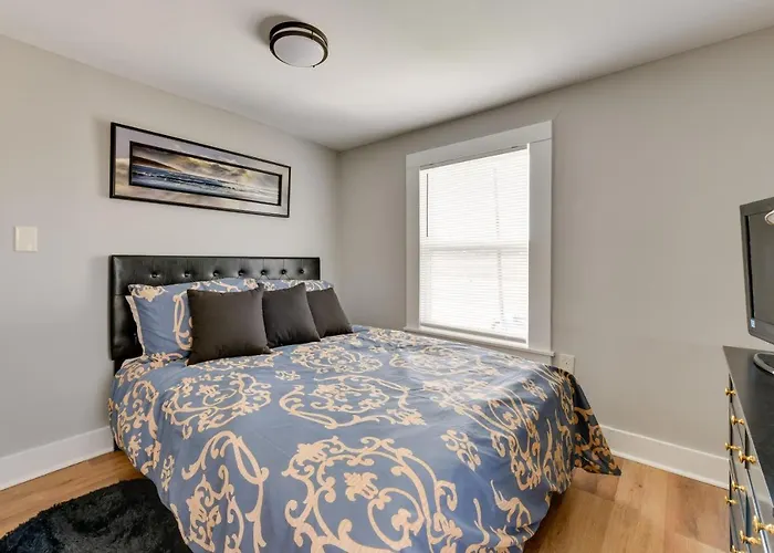 Stunning Charlotte Retreat About 2 Mi To City Center!
