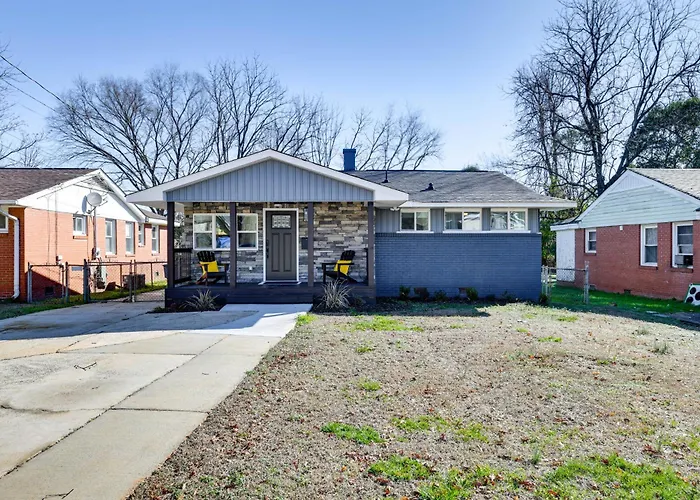 Newly Updated Home About 3 Mi To Downtown Charlotte!