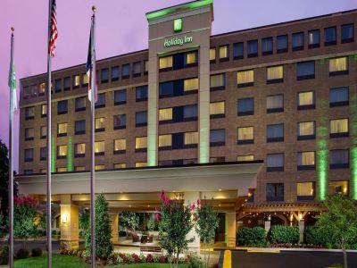 By Ihg Charlotte