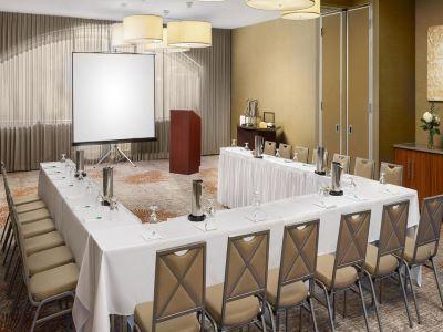 Hotel By Ihg