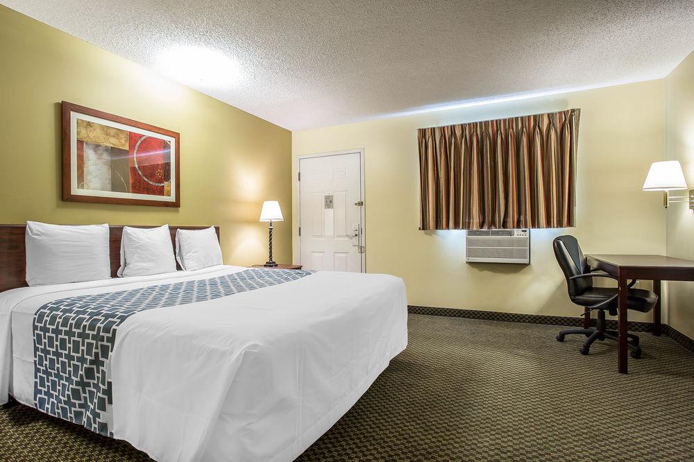 Hotel Suburban Charlotte-ballantyne