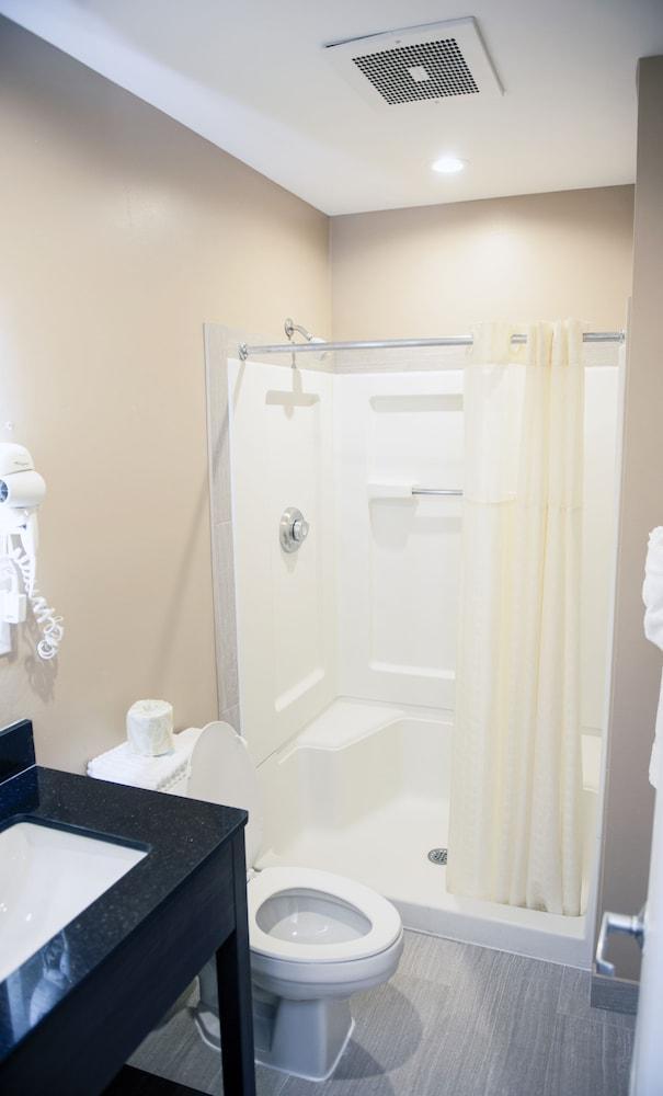 Hotel Suburban Charlotte-ballantyne Charlotte