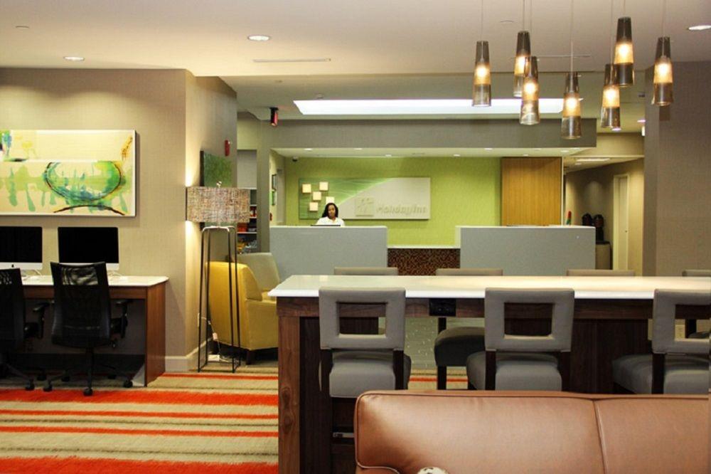 By Ihg