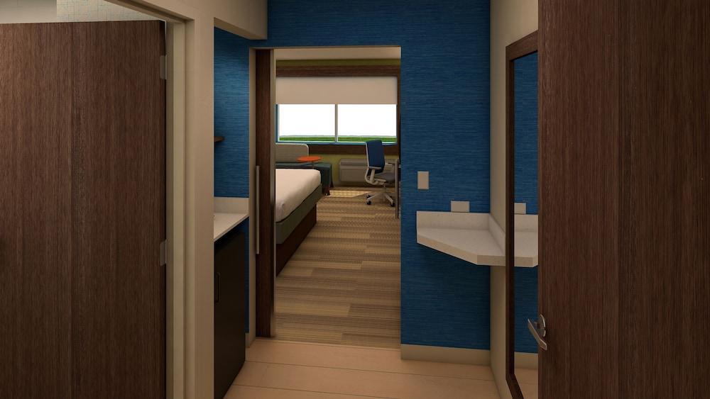 Express & - Airport By Ihg Charlotte