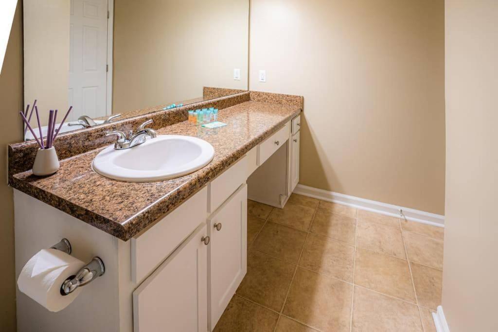 Viagem - - Comfy 2br W/gym+parking *