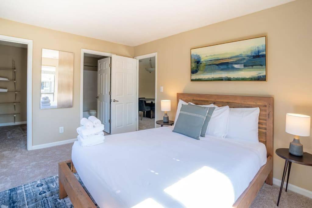 Apartment Viagem - - Comfy 2br W/gym+parking *