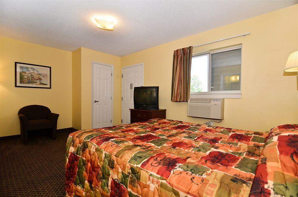 Suburban Charlotte-ballantyne Hotel 2*