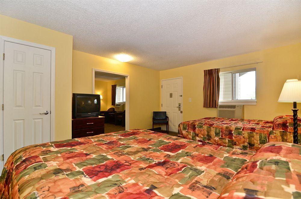 Suburban Charlotte-ballantyne 2* Charlotte