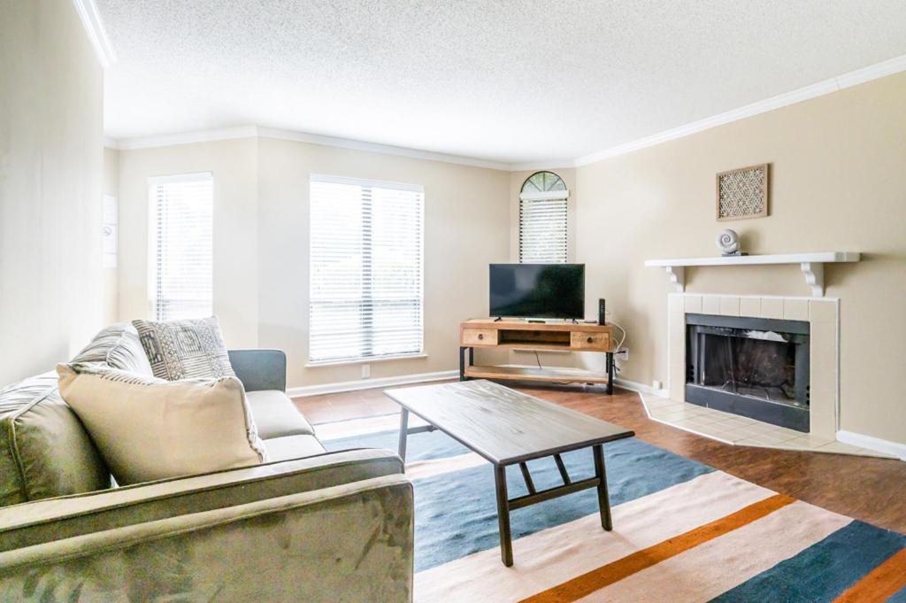 Viagem - - Cozy 1br W/gym+pool+parking Apartment *