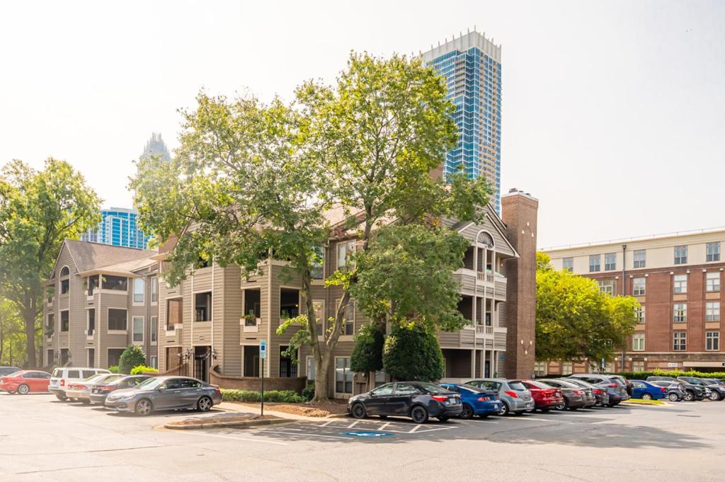 Viagem - - Bright 2br W/gym+pool+parking Charlotte