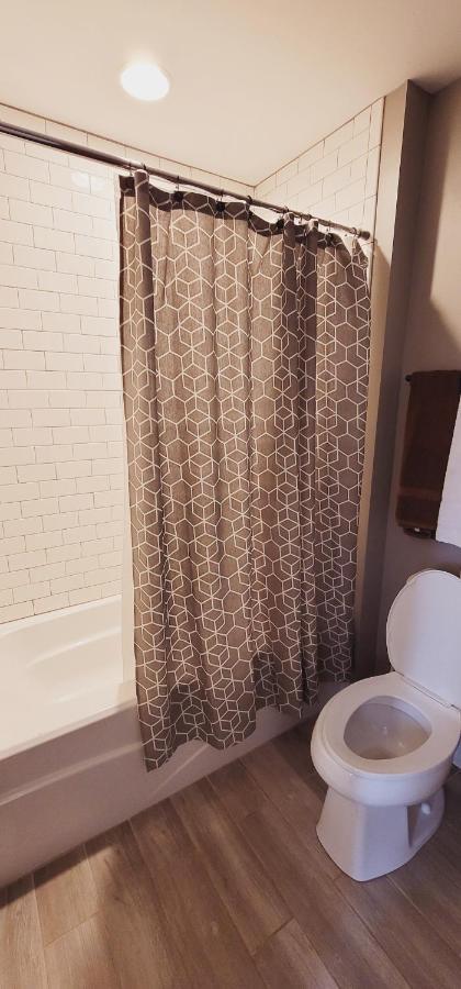 Spacious Deluxe House For You, Your Family And Friends Charlotte