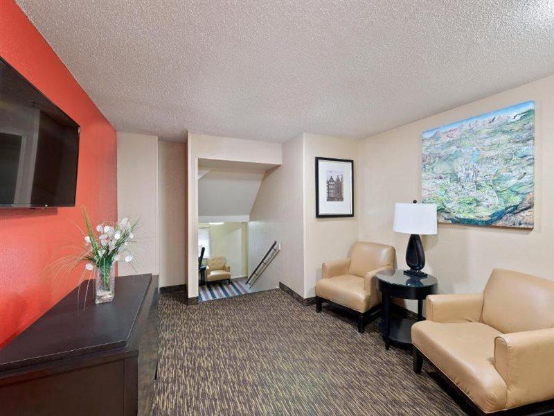 Extended America Select - - Tyvola Rd - Executive Park