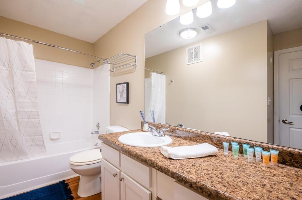 Unique 2br Prime Location With Gym & Parking *