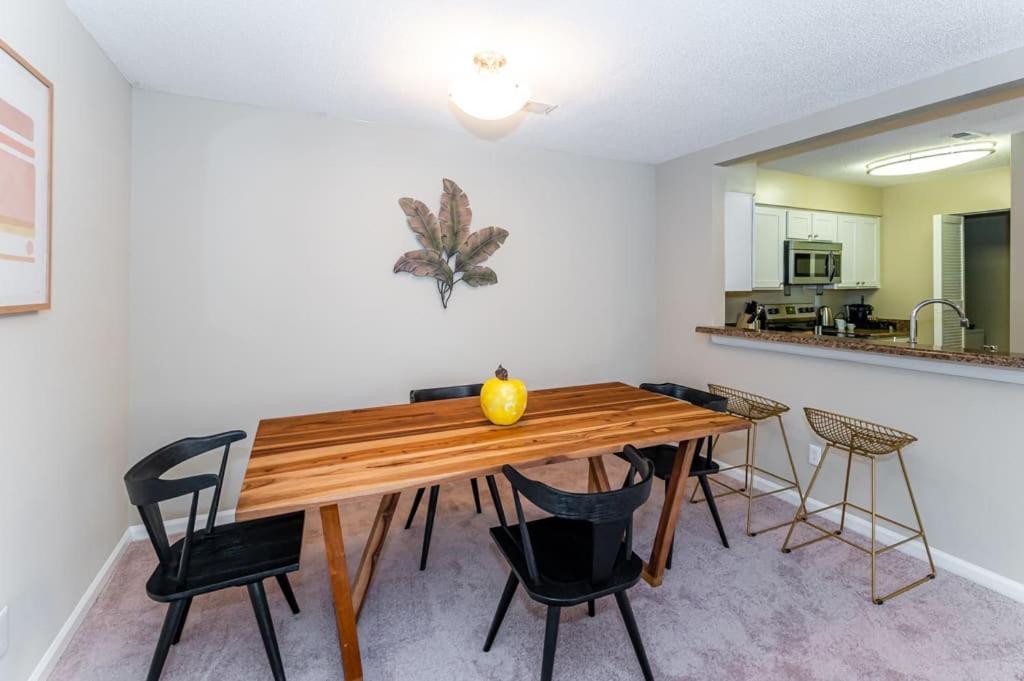 Unique 2br Prime Location With Gym & Parking *