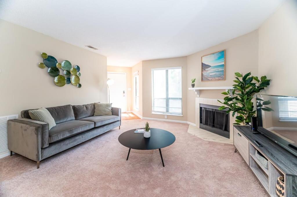 Apartment Unique 2br Prime Location With Gym & Parking Charlotte