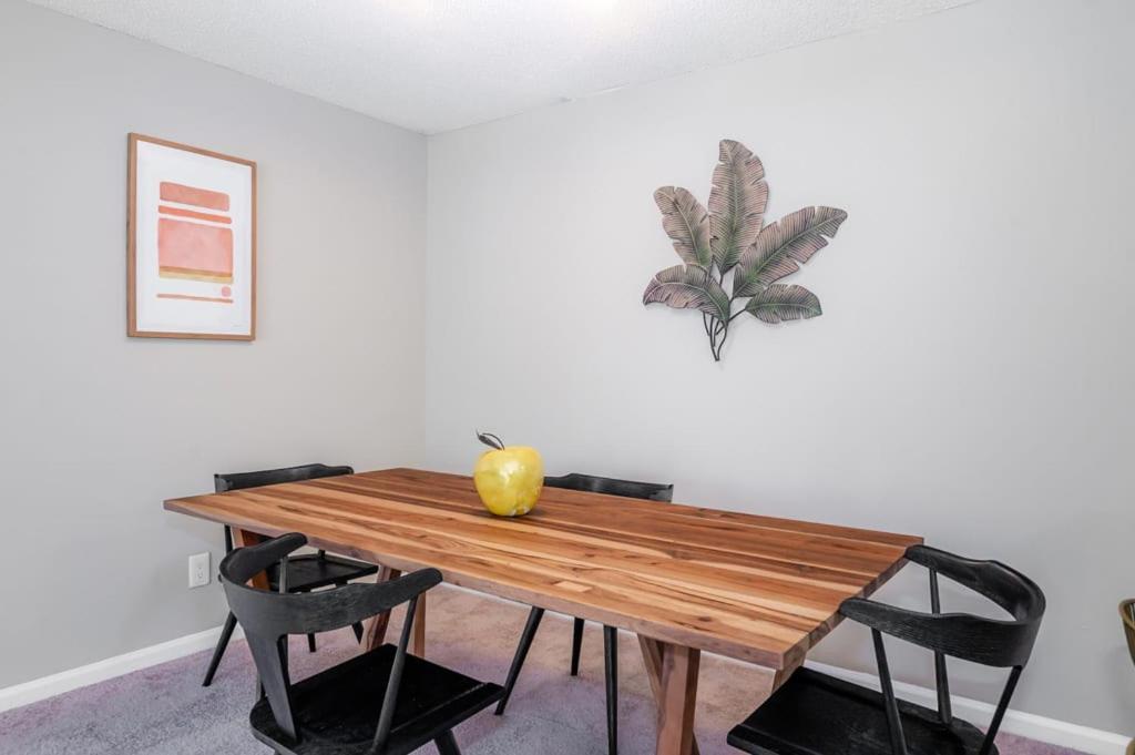 Unique 2br Prime Location With Gym & Parking Apartment Charlotte