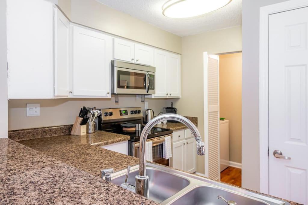 Unique 2br Prime Location With Gym & Parking * Charlotte