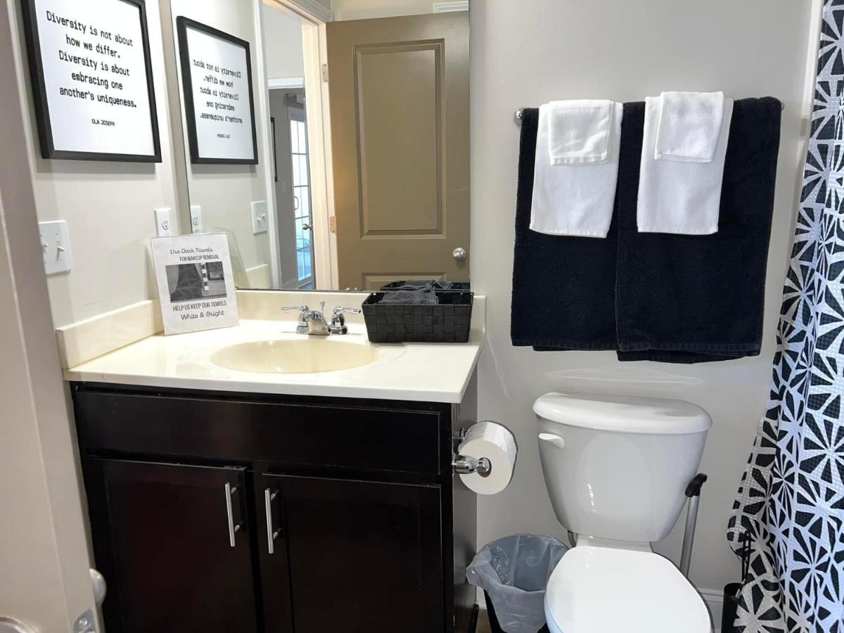Serene **uptown** 2br/2ba Apartment