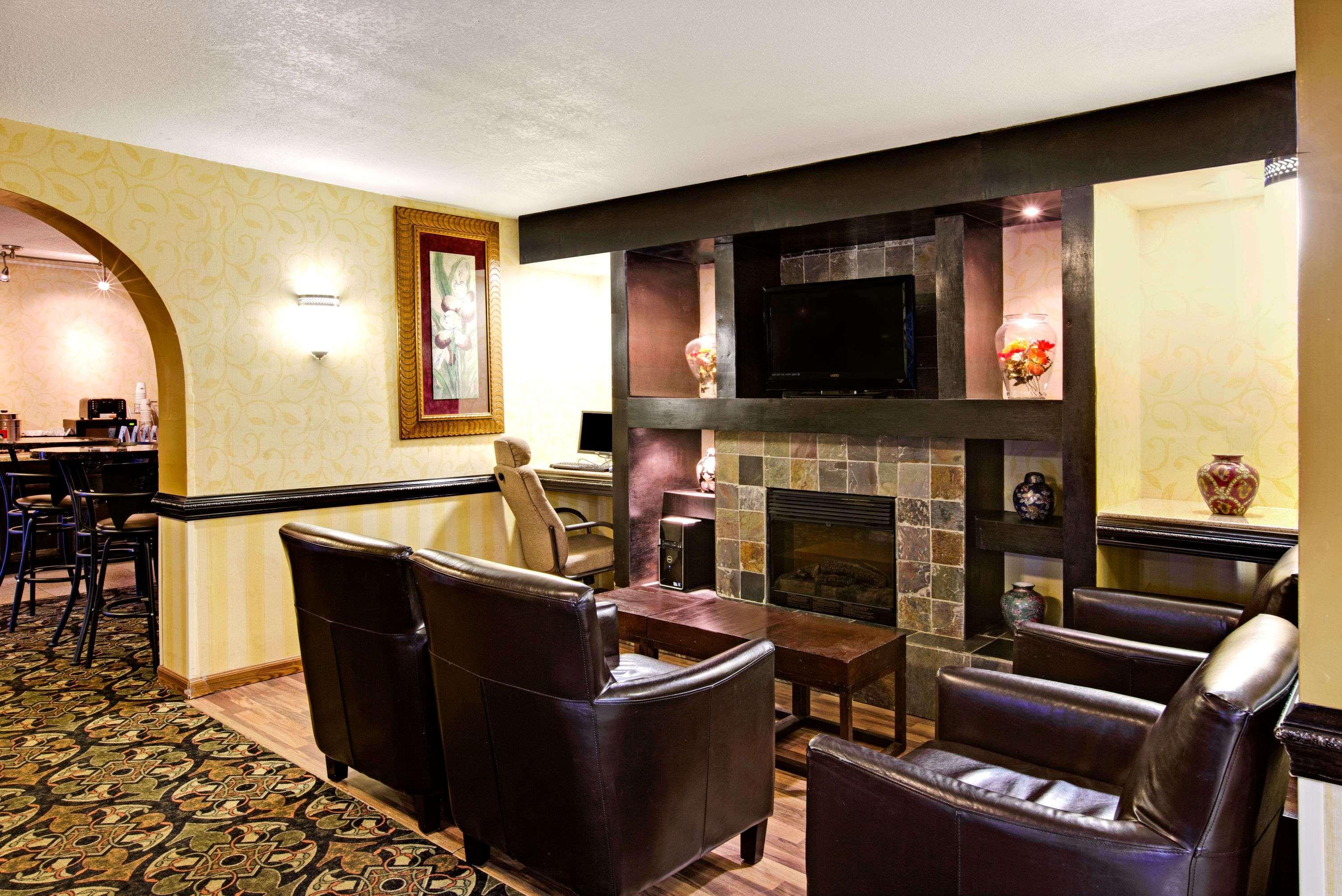 Days By Wyndham Charlotte/woodlawn Near Carowinds 2*