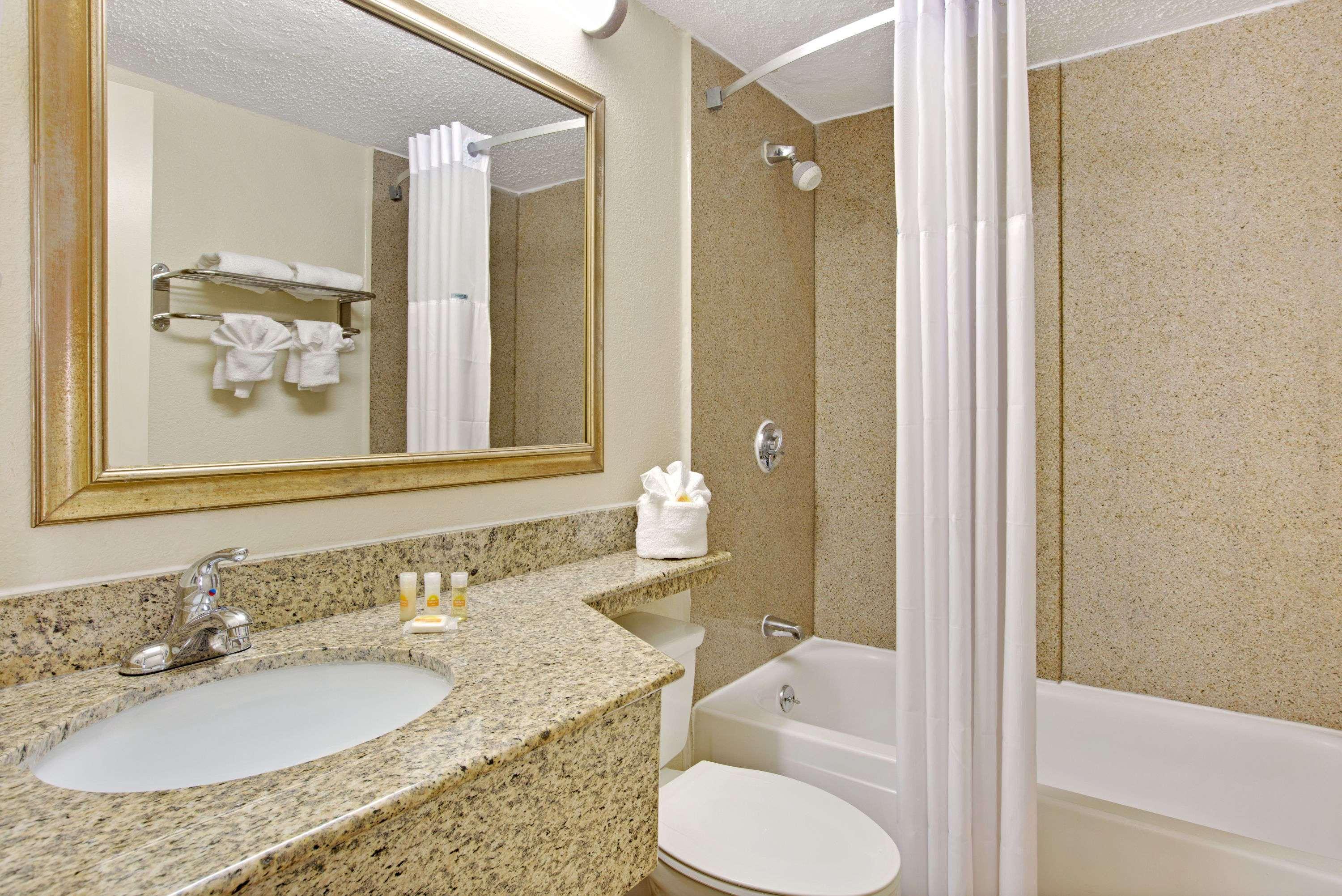 Motel Days By Wyndham Charlotte/woodlawn Near Carowinds