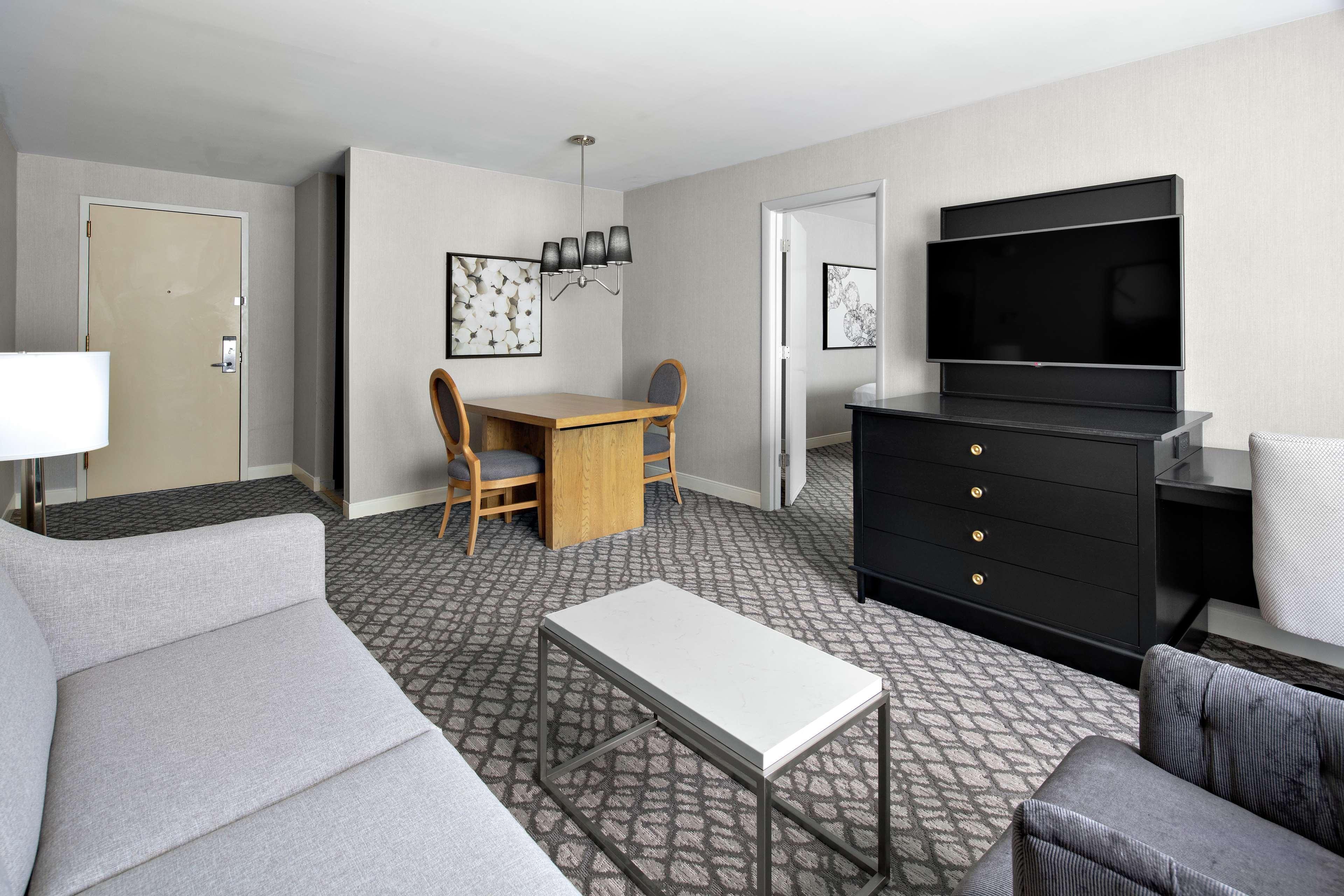 Doubletree By Hilton Charlotte/southpark Hotel 3*